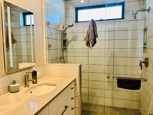 Building Photo - Stunning Prairie style 2bd/2bath + office in ClearPine!