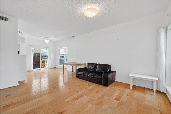 Building Photo - 7575 Cambridge St