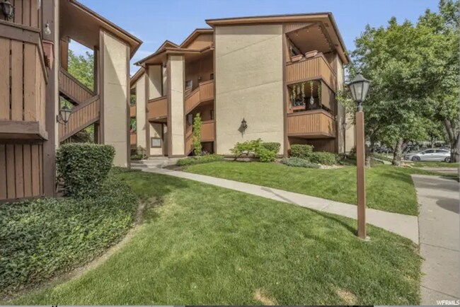 Building Photo - 6881 S Countrywoods Cir