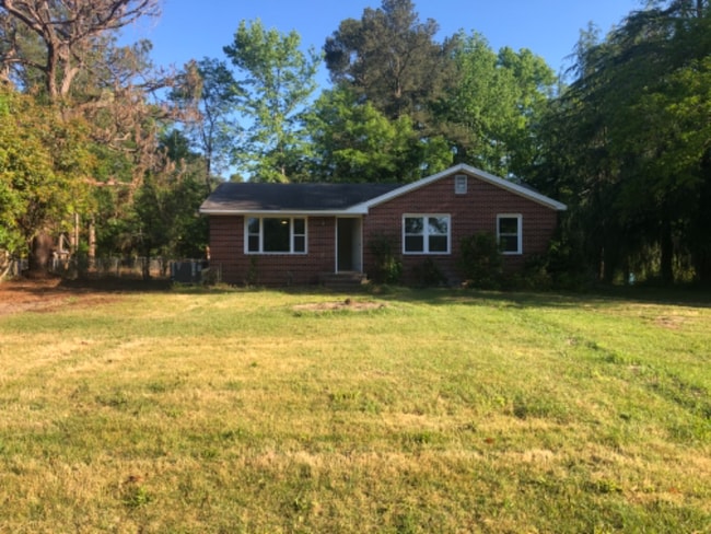 Primary Photo - 406 Forest Cir