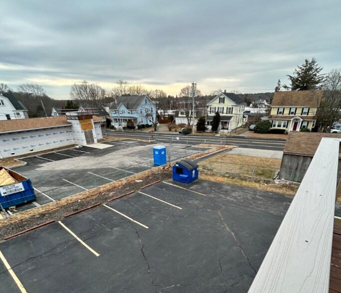 Building Photo - 67 Pleasant St