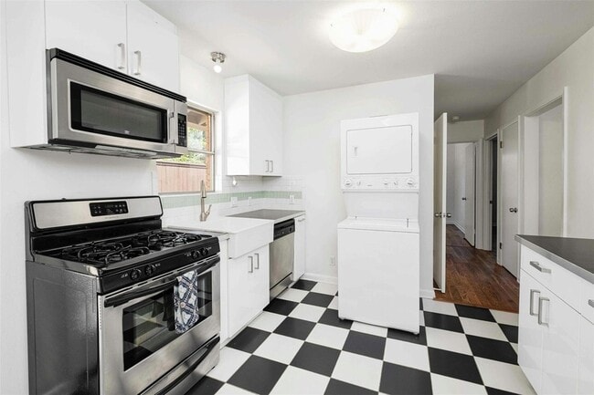 Building Photo - 707 Josephine St