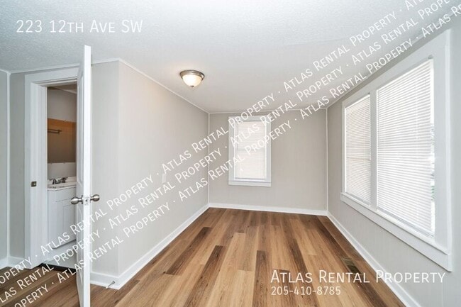 Building Photo - 223 12th Ave SW