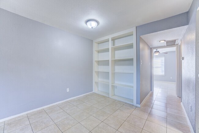 Building Photo - 6001 Reims Rd