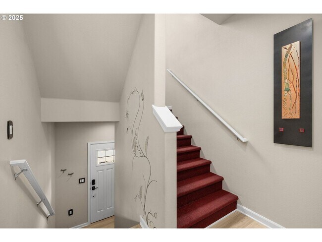 Building Photo - Beautiful Newly Renovated Spacious 3 Bedroom Home!