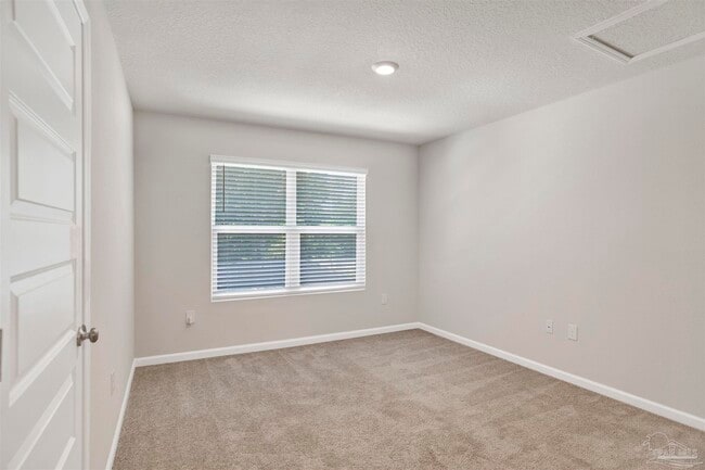 Building Photo - 5249 Peach Dr