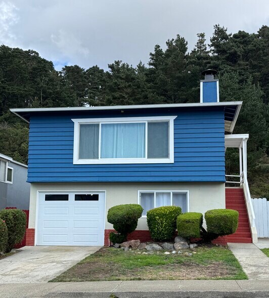 Primary Photo - 211 Catalina Ave
