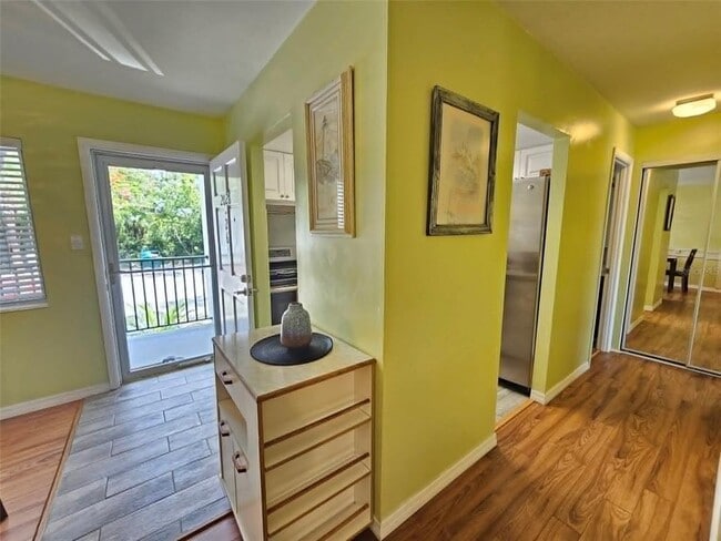 Building Photo - 2028 Canal Dr