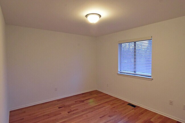 Building Photo - Shelby Township-2 Bedroom Duplex with Basement, Deck & Attached Garage