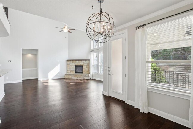 Building Photo - 3501 Venezia View