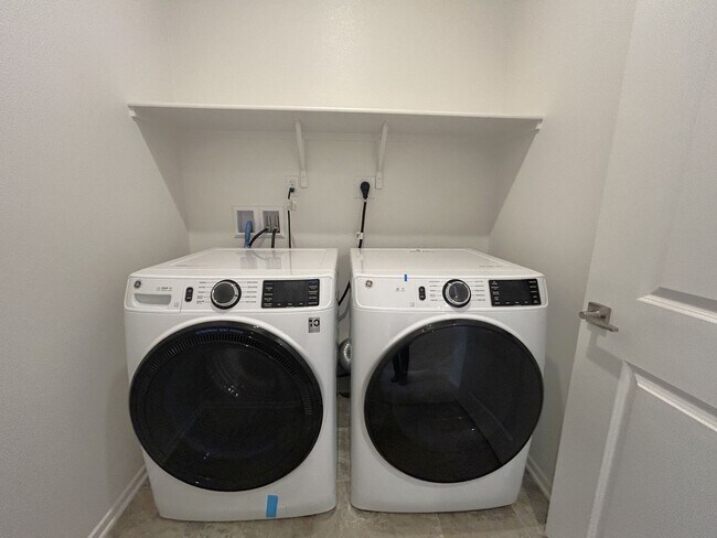 Building Photo - Milk Thistle Ln  Chino, 91708  (4 Bed, 4 Bath)