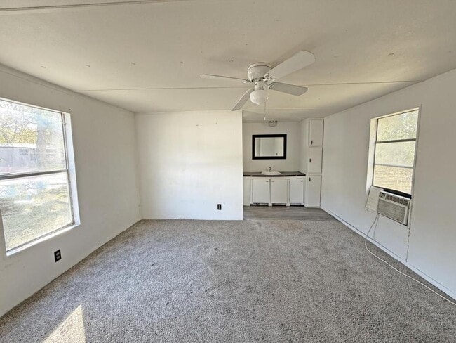 Building Photo - 260 Ponderosa Ln