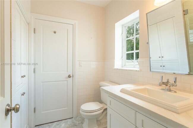 Building Photo - 1257 Mariola Ct