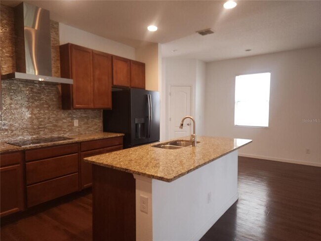 Building Photo - 3230 Stratton Cir