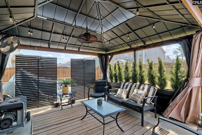 Building Photo - 660 Collett Dr