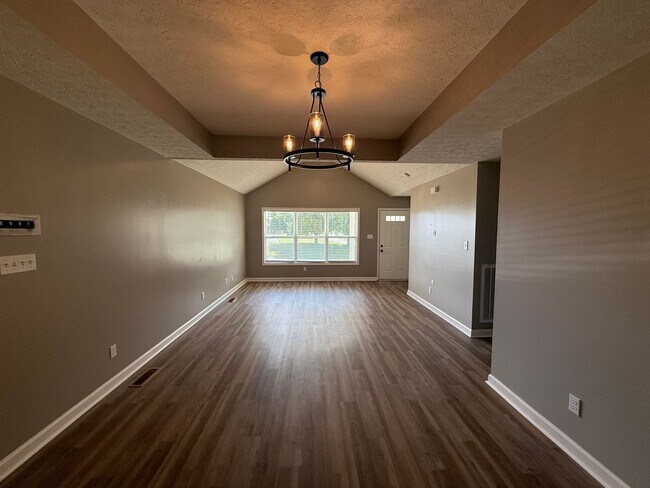 Building Photo - Absolutely Beautiful Home In Trenton Ky