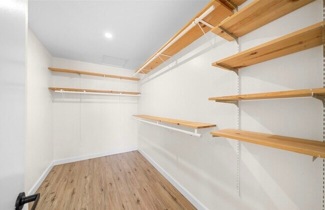 Walk in closet - 20415 S Vermont Ave