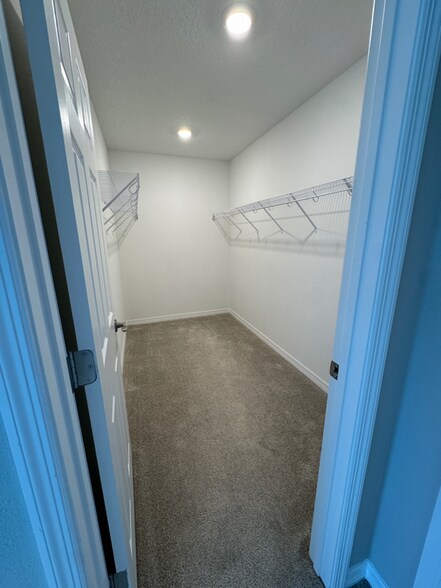 Building Photo - 5535 Tripoli Dr