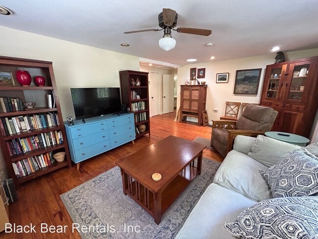 Building Photo - 2 br, 1 bath House - 113 North Lane