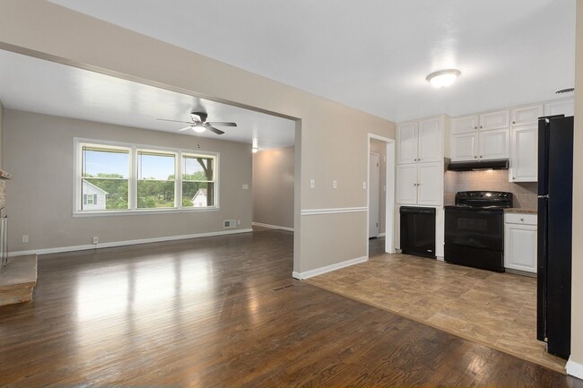 Building Photo - 1219 W 35th St