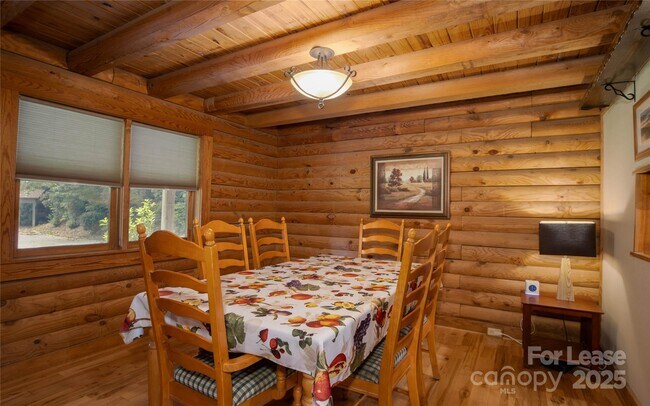 Building Photo - 2038 Toms Creek Rd