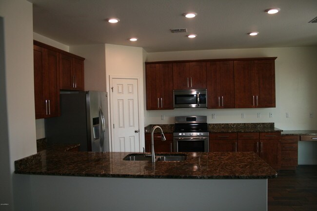 Building Photo - 10765 W Bronco Trail