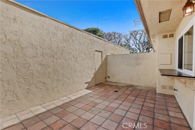 Building Photo - 2438 Vista Hogar