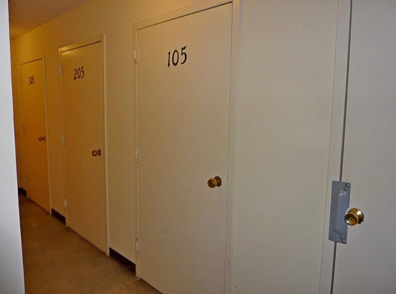 Building Photo - 12 Ledgewood Hills Dr