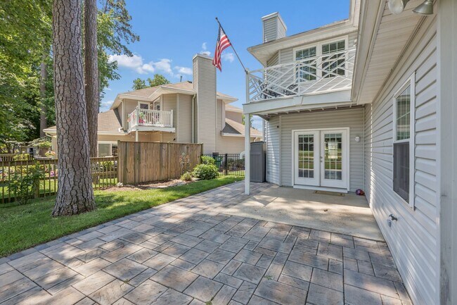 Building Photo - Gorgeous Home Ready for Move In