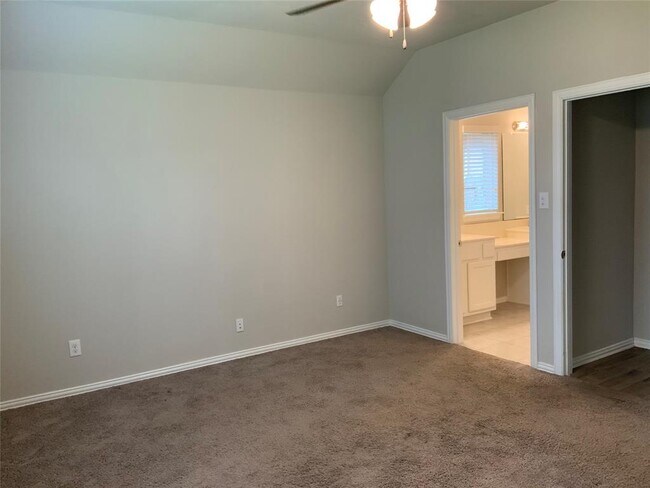 Building Photo - 7310 Saddle Tree Dr