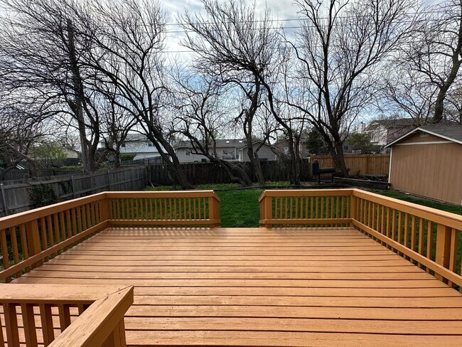 Building Photo - 8541 E Mount Vernon St