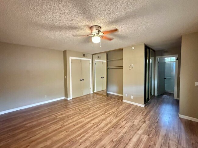 Building Photo - 6672 Peachtree Ln