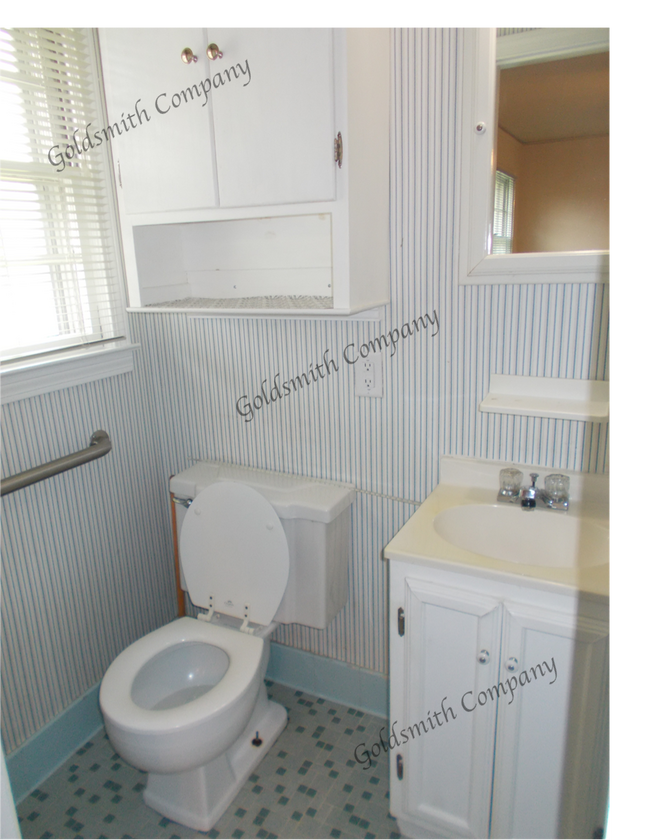 Building Photo - 21 Northway Dr