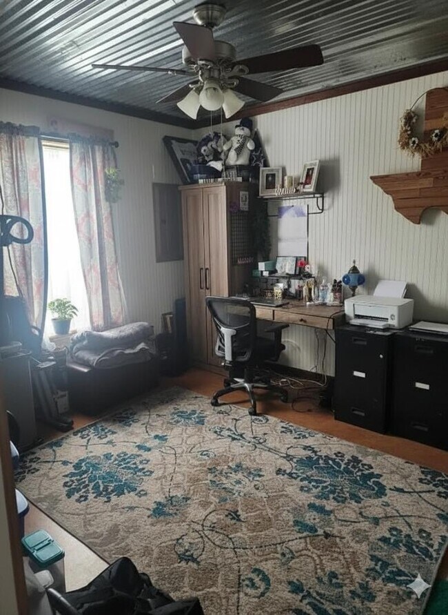 Building Photo - 601B Live Oak Street