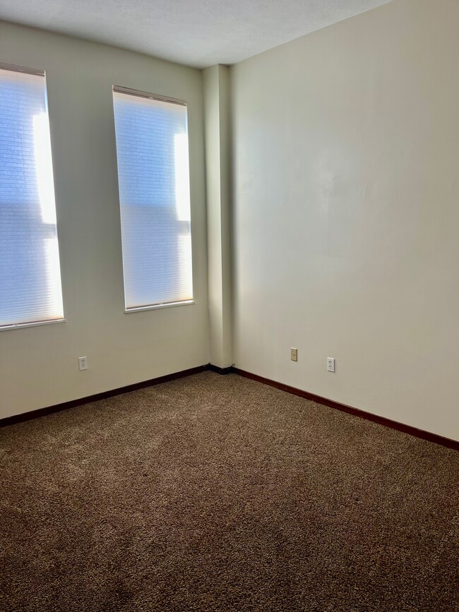 2nd Bedroom - 318 W North Ave