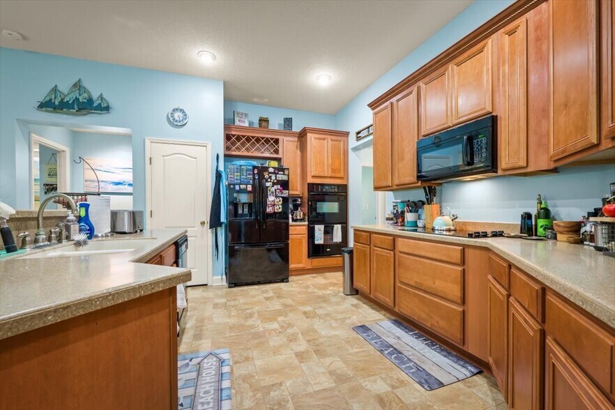 Building Photo - 11829 Carolwood Ln