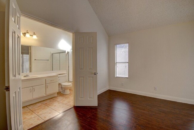 Building Photo - 6549 Lemitar Dr