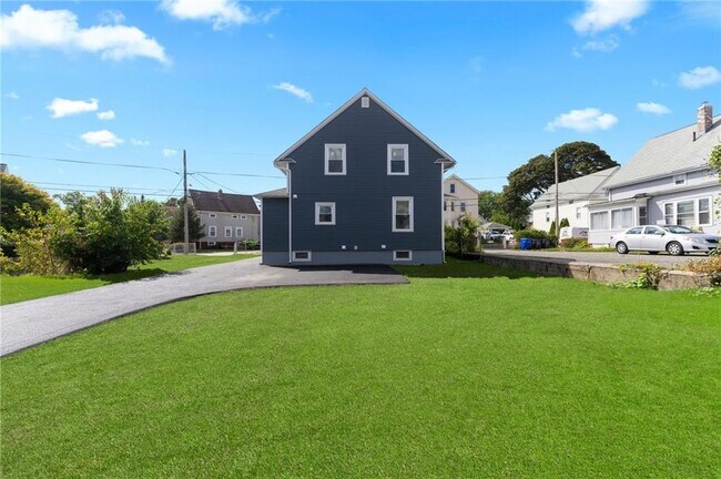 Building Photo - 301 Glenwood Ave