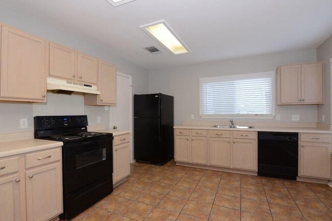 Building Photo - 10316 Garbacz Dr