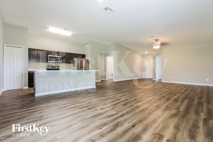 Building Photo - 22586 Laika Ave