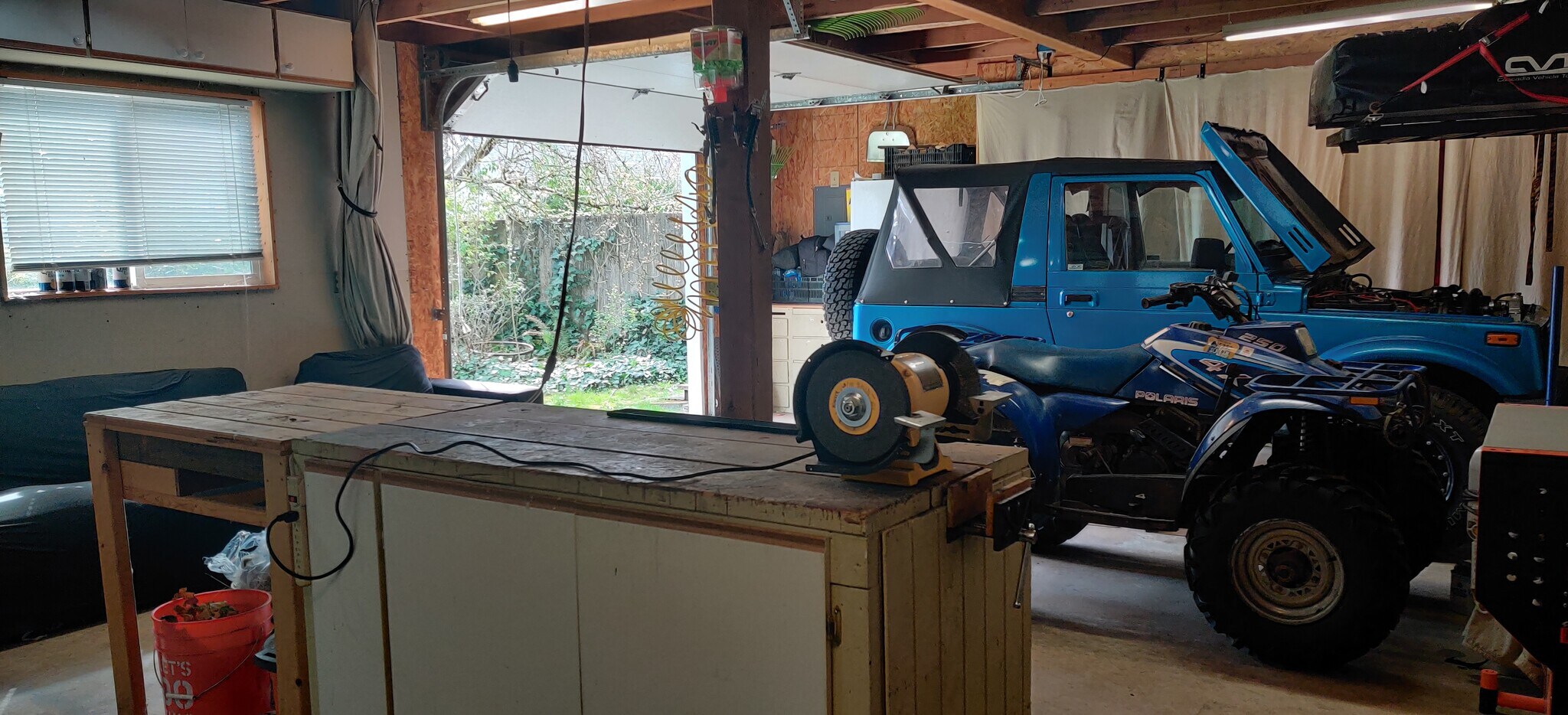 Building Photo - 822 CC St