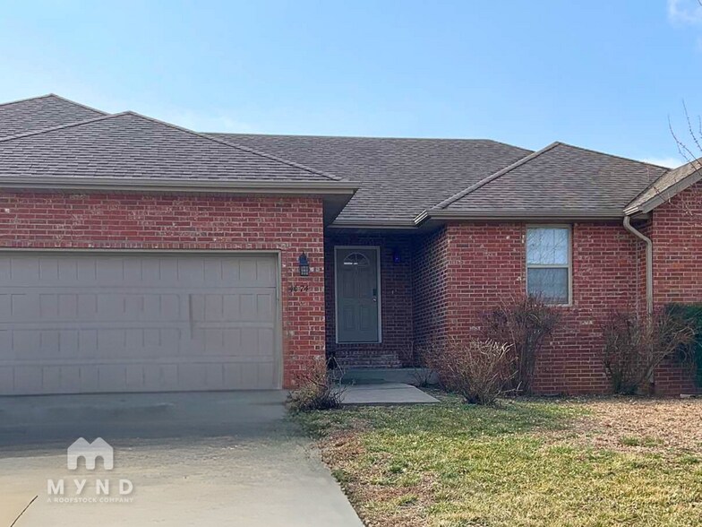 Primary Photo - 4674 Oneida Dr