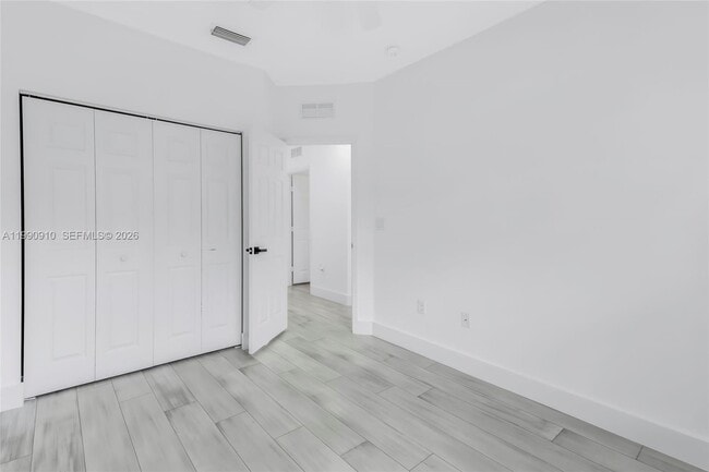 Building Photo - 4977 SW 135th Way