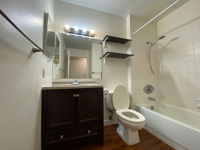 Building Photo - For Rent - [Gardens at Launani Valley] 95-528 Wikao St. Apt. C104