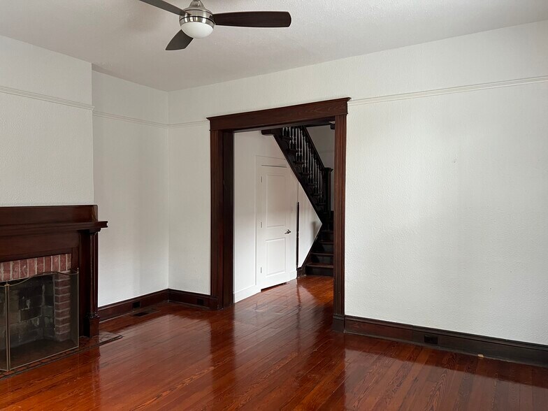 Building Photo - 2251 Cambronne St