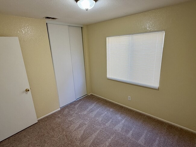 Building Photo - 15680 Shadow Mountain Ln