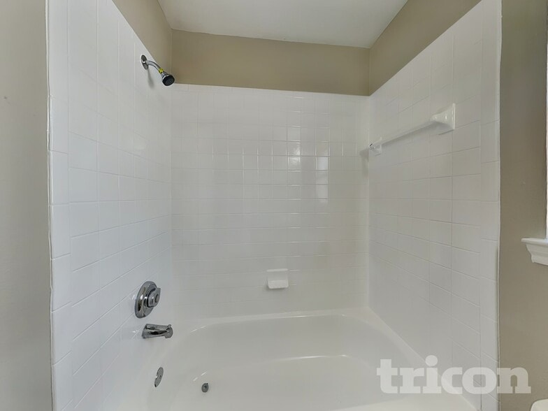 Building Photo - 3114 Boynton Dr