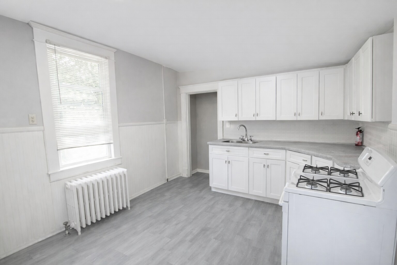 Building Photo - 322 Pierce St N