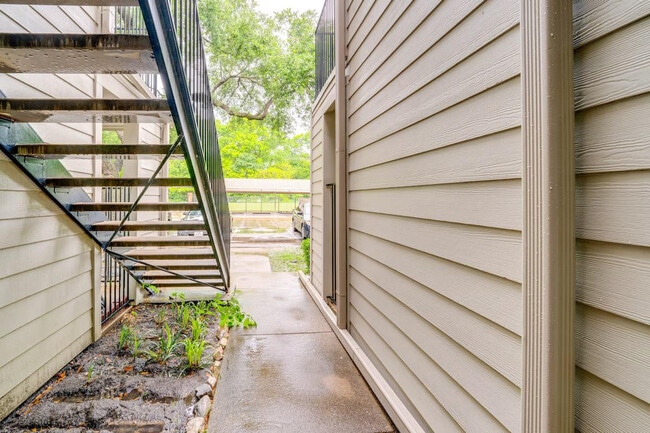 Building Photo - 6900 Skillman St