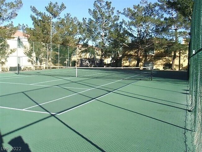 Building Photo - 7300 W Pirates Cove Rd